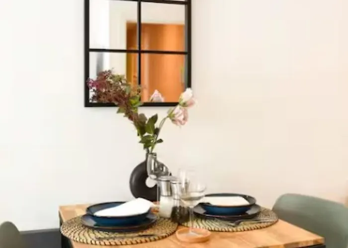 Cosy 1br Flat - Wifi - Town Center - Parking - For Long Bookings