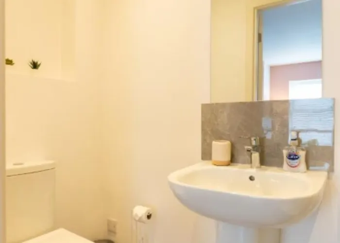 Apartment Cosy 1br Flat - Wifi - Town Center - Parking - For Long Bookings *